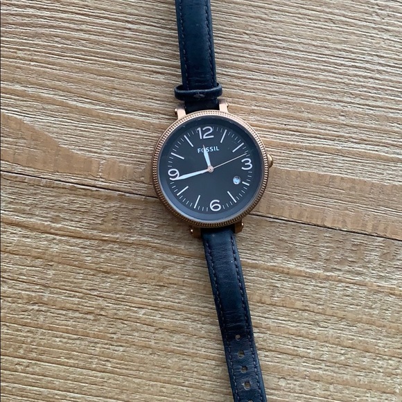 Fossil Watch - Picture 1 of 7